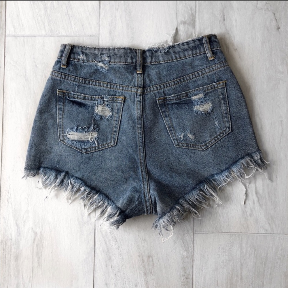 Cutoff shorts from @itselaine closet - Picture 4 of 5